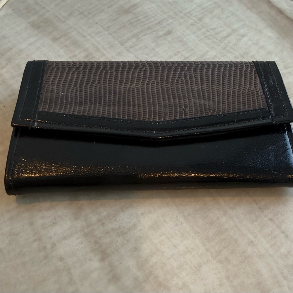 VTG St. Thomas Mellotouch Cowhide Leather Wallet